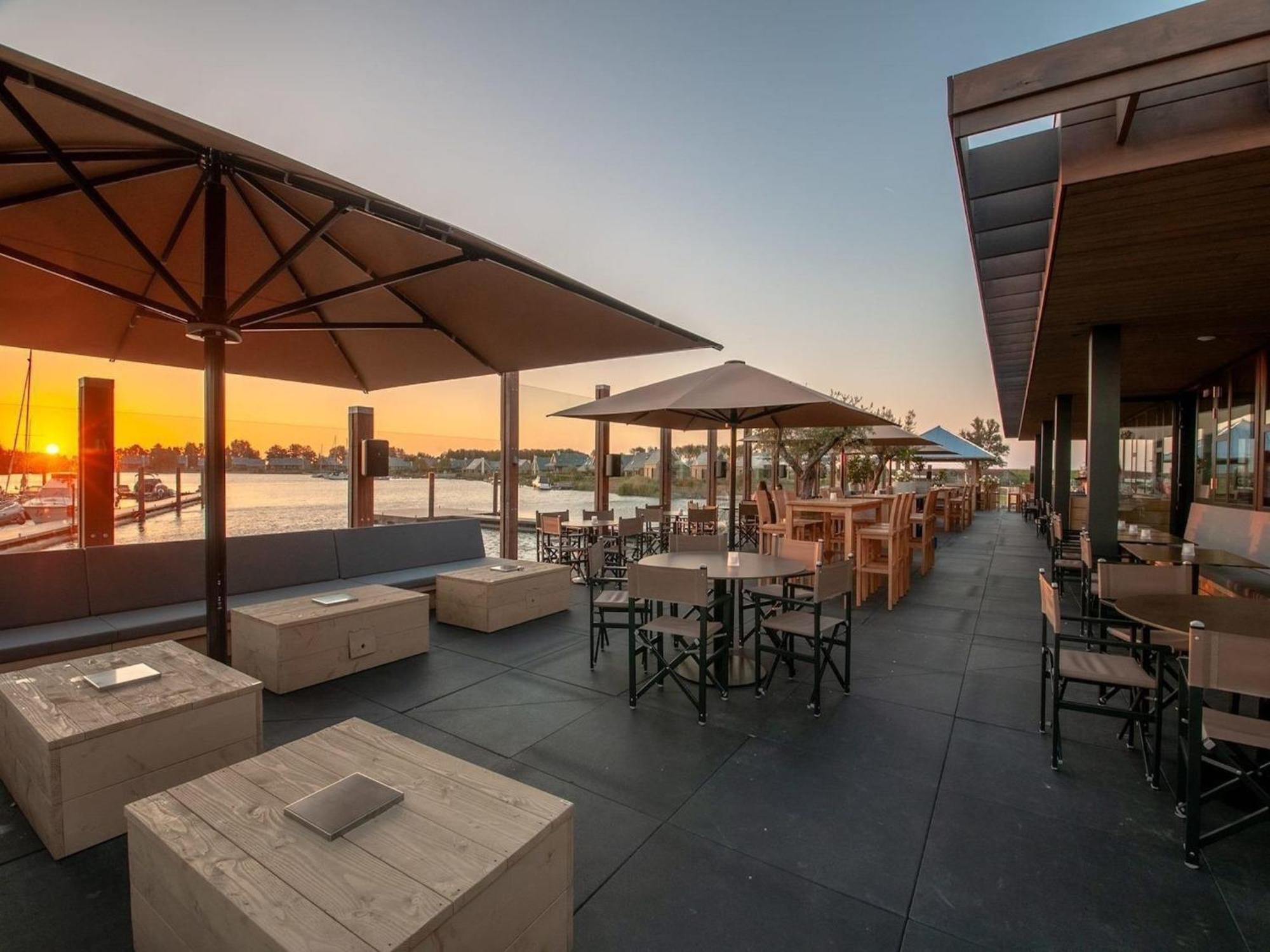 Modern On The Water In A National Park Vakantiehuis