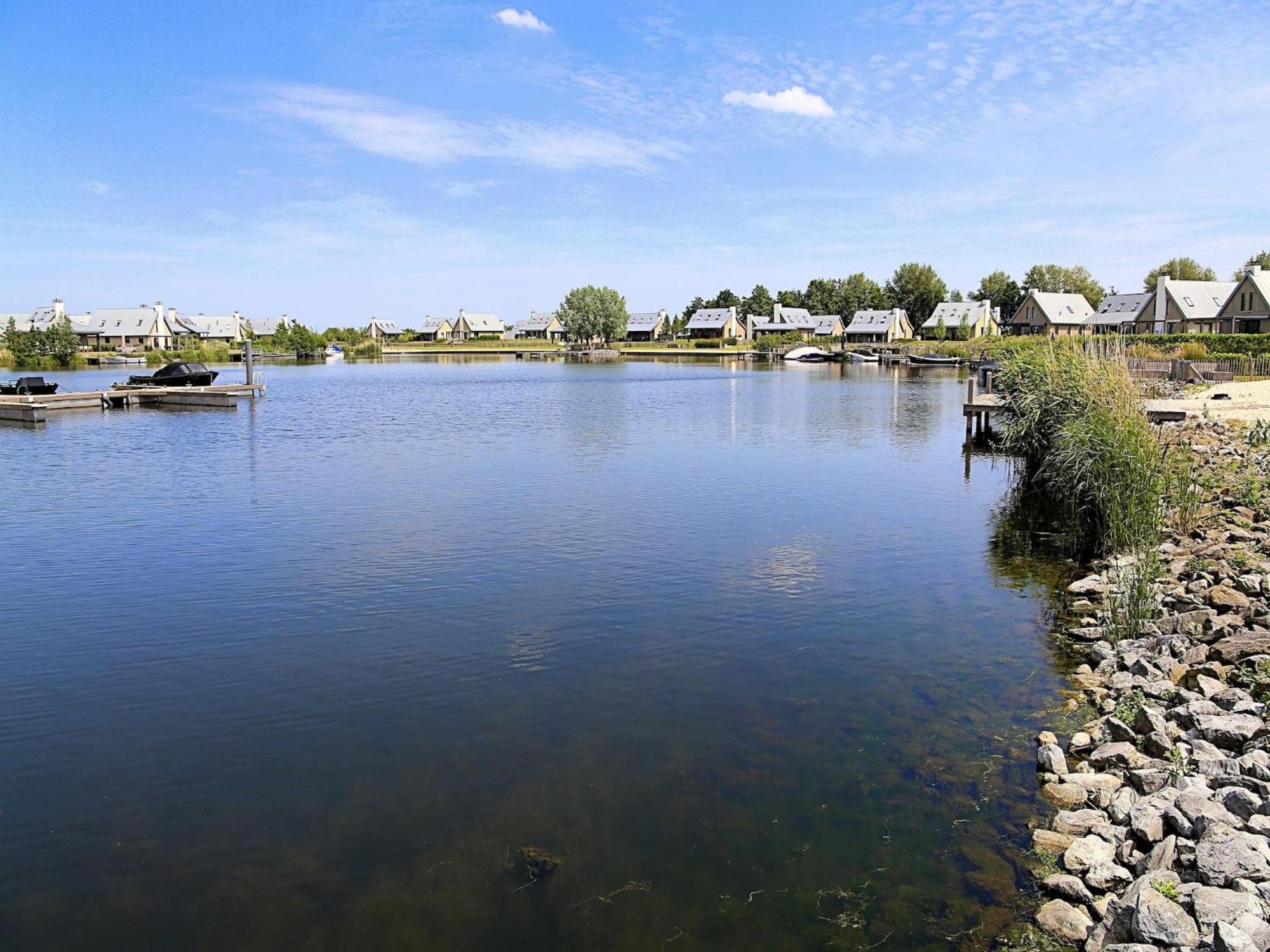 Vakantiehuis Modern On The Water In A National Park *